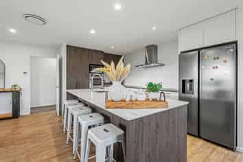 8 Gemstone Place, Rolleston