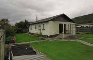65 Shiel St, Reefton