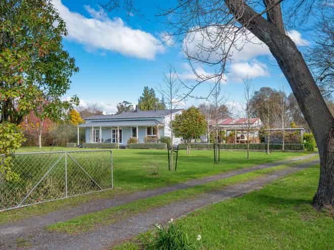 104 Tollemache Road, Longlands