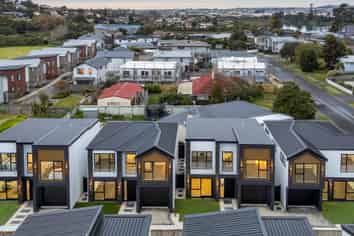 106B Edgewater Drive, Pakuranga