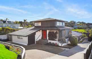 1/63 Churchill Road, Murrays Bay