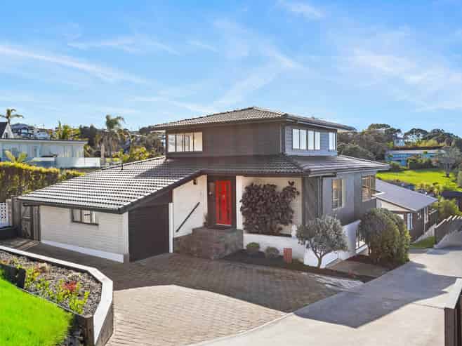 1/63 Churchill Road, Murrays Bay