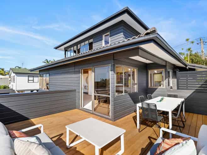 1/63 Churchill Road, Murrays Bay