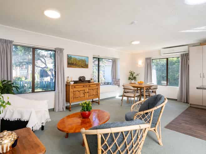 27 Golding Road, Taradale