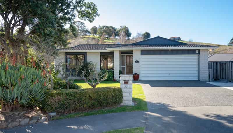 27 Golding Road, Taradale