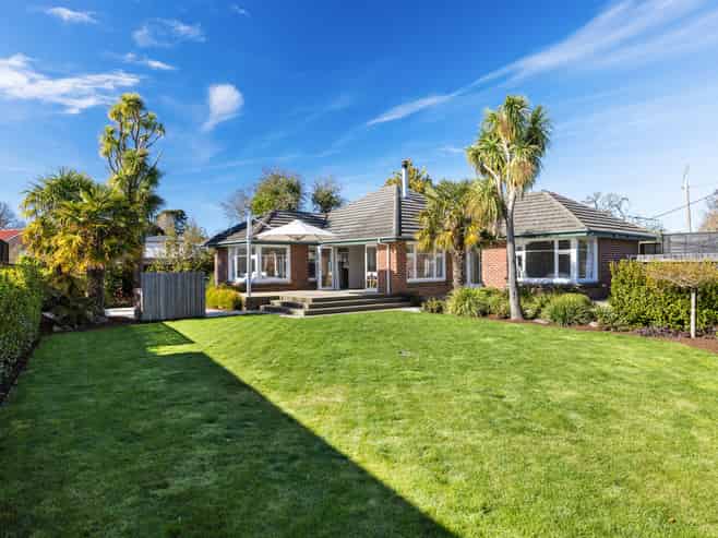 27 Barclay Place, Burwood