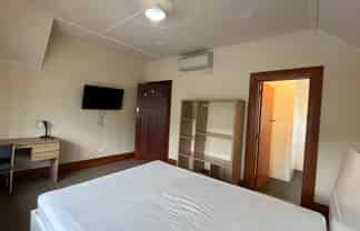 Room 2/Unit 1-35 Heriot Row, Dunedin Central