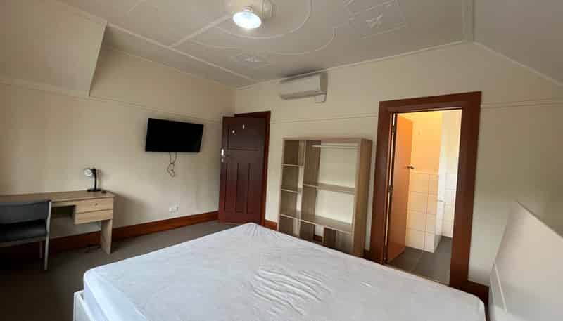 Room 2/Unit 1-35 Heriot Row, Dunedin Central