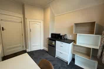 Room 2/43 Park Street, North Dunedin