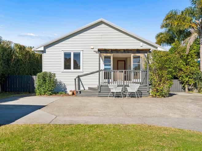 6  Tiri Tiri Road, Birkdale