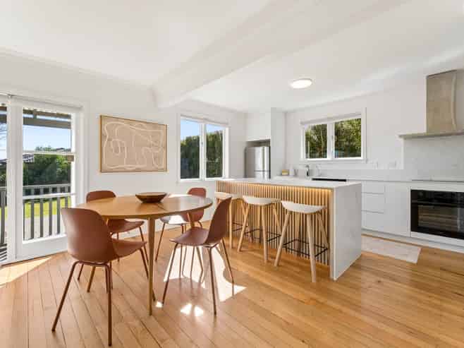 6  Tiri Tiri Road, Birkdale