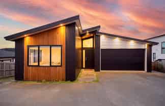 17 Katote Avenue, Swanson
