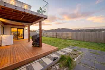 17 Katote Avenue, Swanson