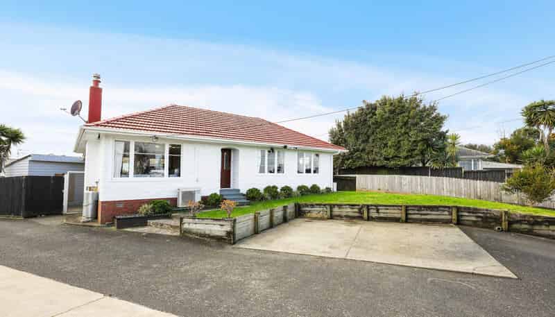 14 Alma Street, Te Atatu South