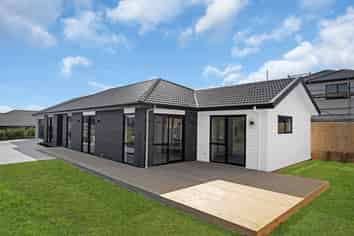 26 RONGOA MAORI WAY, Pukekohe