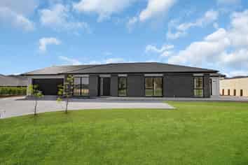 26 RONGOA MAORI WAY, Pukekohe