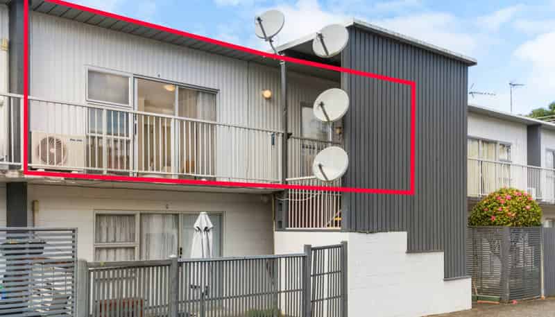 8/41 Anzac Road, Browns Bay