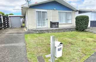 a/25 Omaha Grove, Totara Park