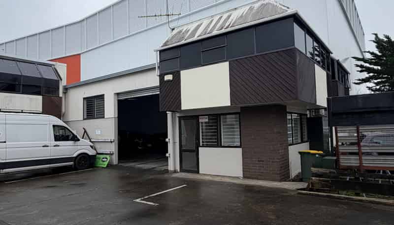 11/1A Portage Road, New Lynn