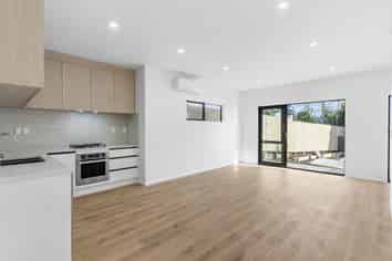 8B Tahinga Street, Northcote