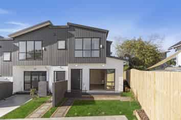 8B Tahinga Street, Northcote