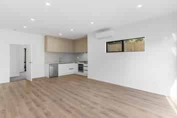 8B Tahinga Street, Northcote
