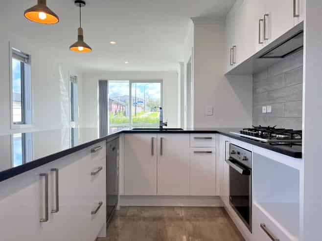 1/2 Soo Yong Place, Glenview