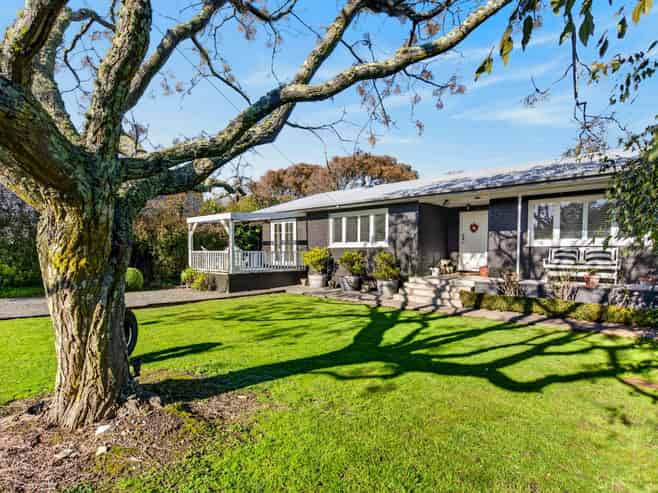 320 Clifton Road, Te Awanga