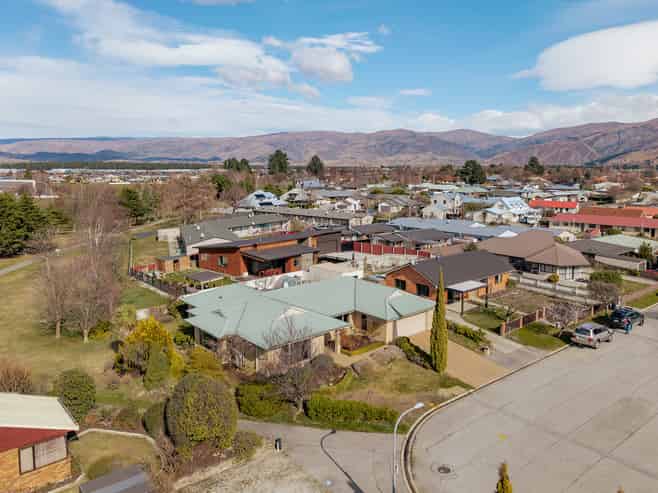 17 Orchard Place, Cromwell