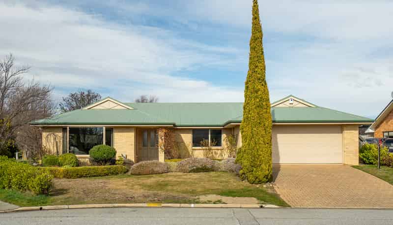 17 Orchard Place, Cromwell