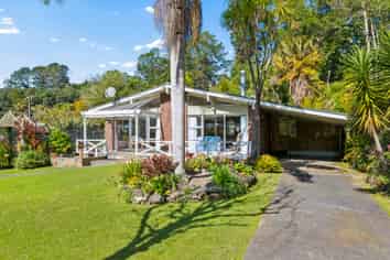 3 Western Road, Laingholm