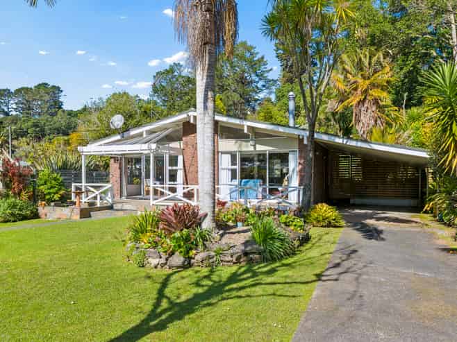 3 Western Road, Laingholm