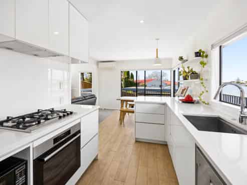 7 McIlroy Avenue, Hillsborough