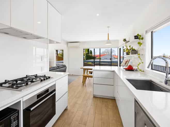 7 McIlroy Avenue, Hillsborough