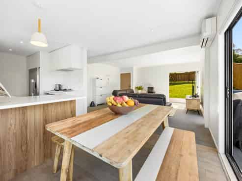 7 McIlroy Avenue, Hillsborough