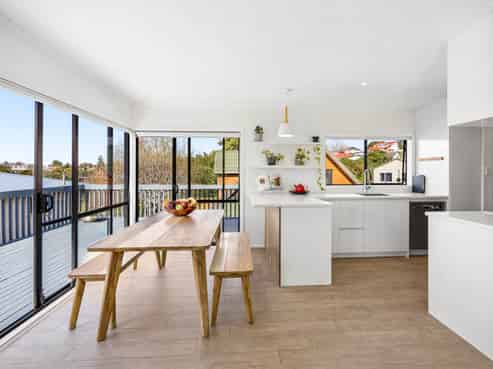 7 McIlroy Avenue, Hillsborough