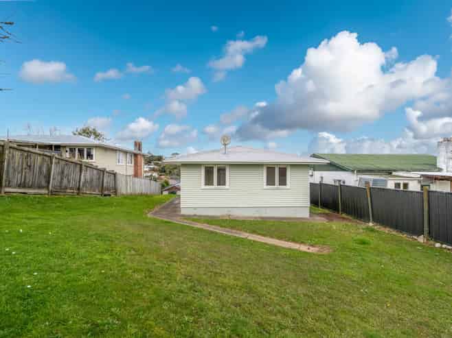 65 Rosamund Avenue, New Windsor