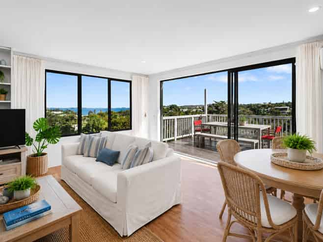 64 Jellicoe Parade, Surfdale
