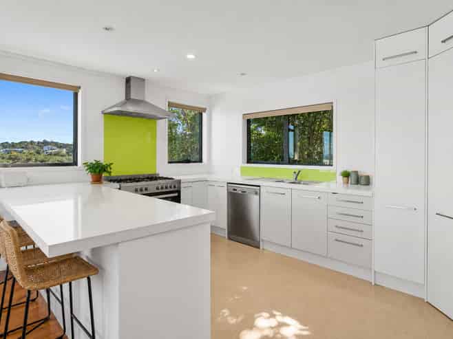 64 Jellicoe Parade, Surfdale