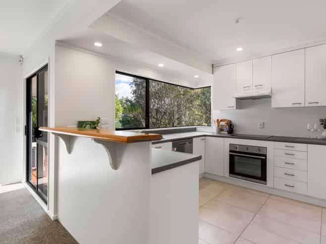 24 Chedworth Drive, Glenfield