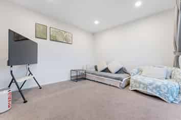 22 Kauri Gum Rise, Swanson