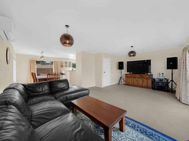 72 Kurnell Drive, Botany Downs