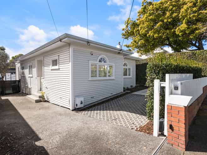 25 Warnock Street, Westmere