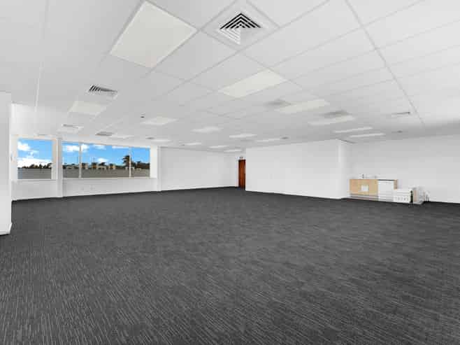 PRICE SLASHED: 179M² ROSEDALE OFFICE OPPORTUNITY
