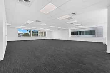 PREMIUM OFFICE - REFURBISHED, READY & PRICED T...