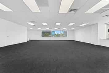 PREMIUM OFFICE - REFURBISHED, READY & PRICED T...