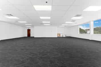 PREMIUM OFFICE - REFURBISHED, READY & PRICED T...