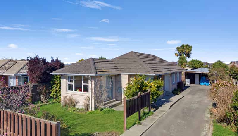 42 Daniels Road, Redwood