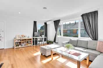 136 Avonhead Road, Avonhead
