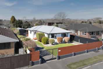 136 Avonhead Road, Avonhead